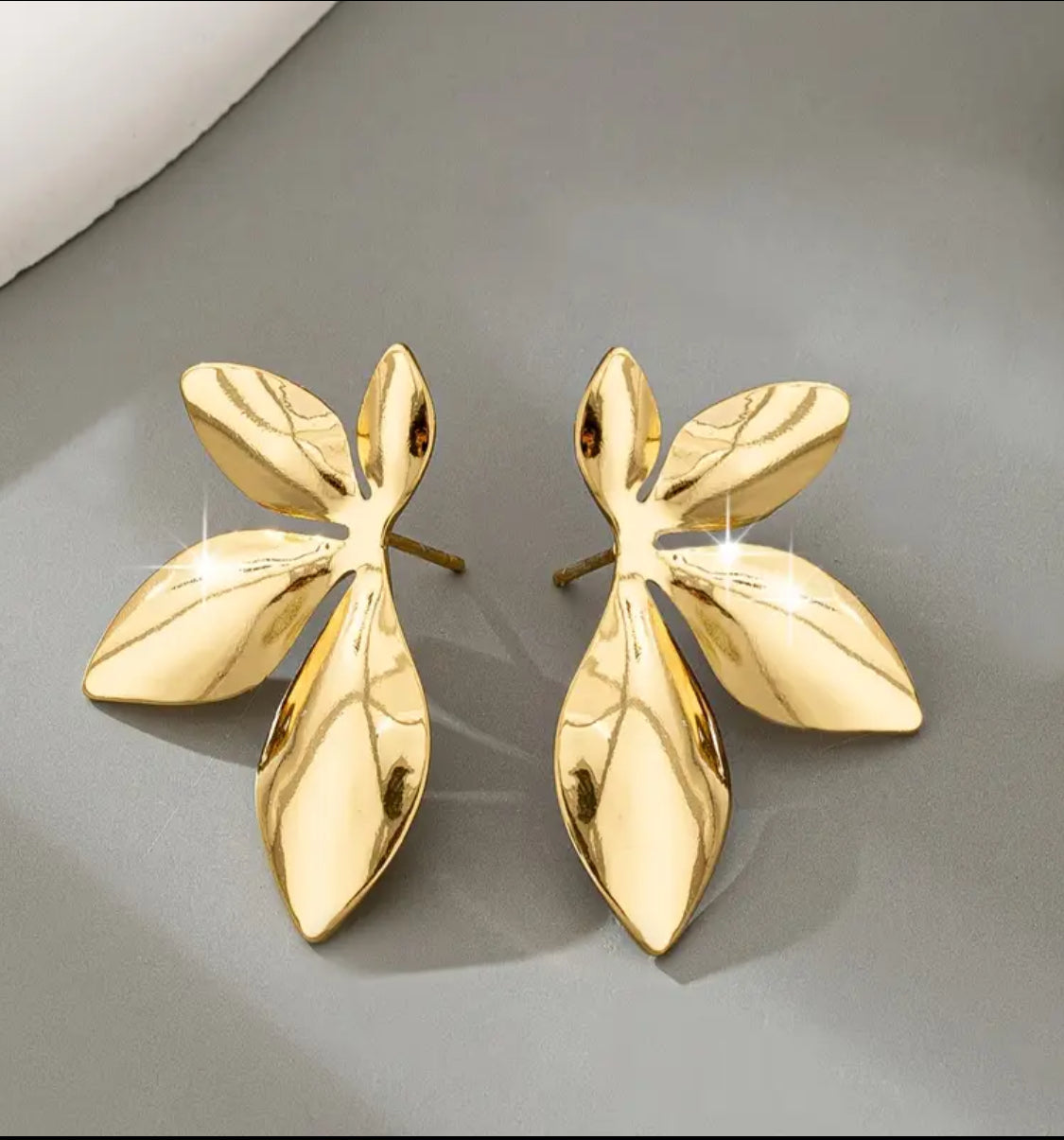 Golden Petal Luxe Earrings