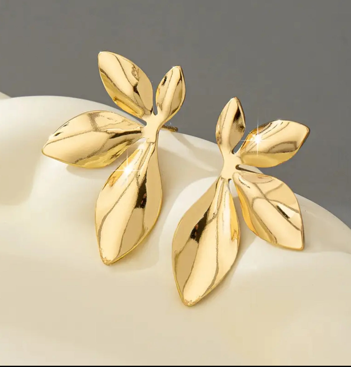 Golden Petal Luxe Earrings