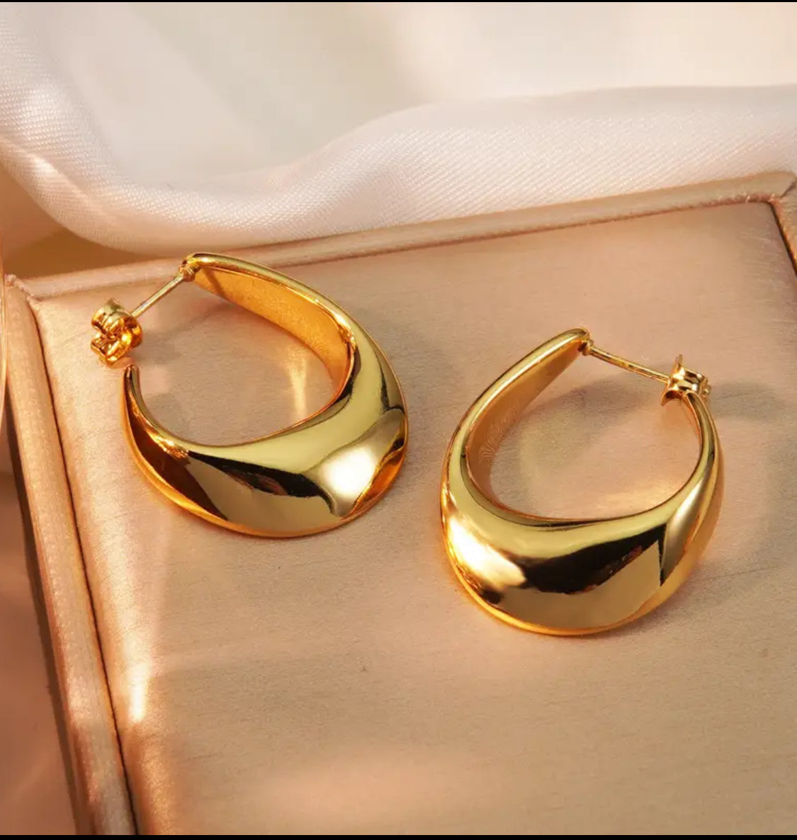 Lunar Curve Hoop Earrings