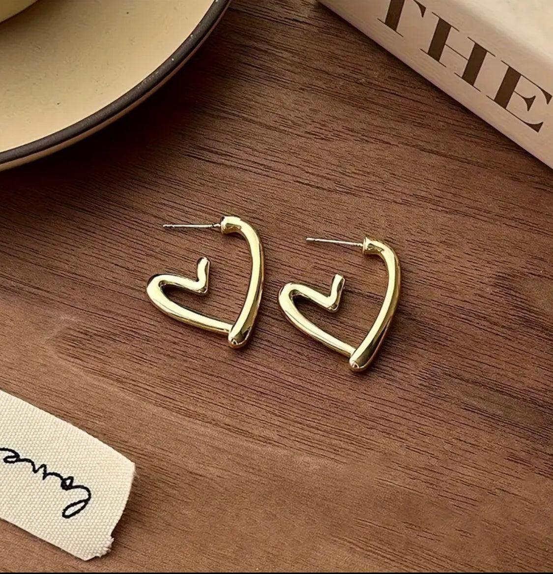 Amora Twist Heart Earrings