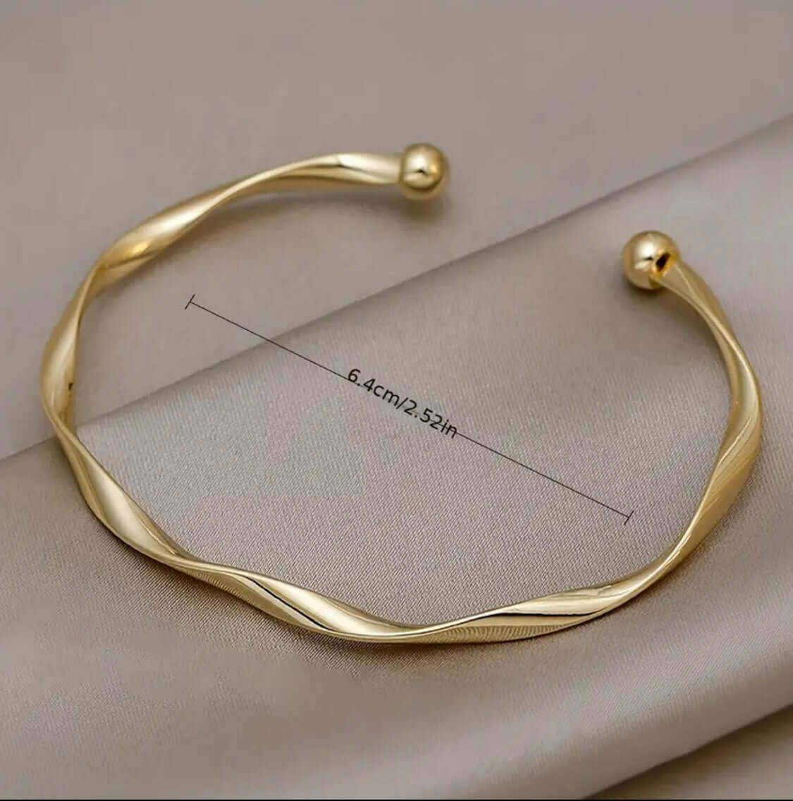 Elysian Twist Cuff