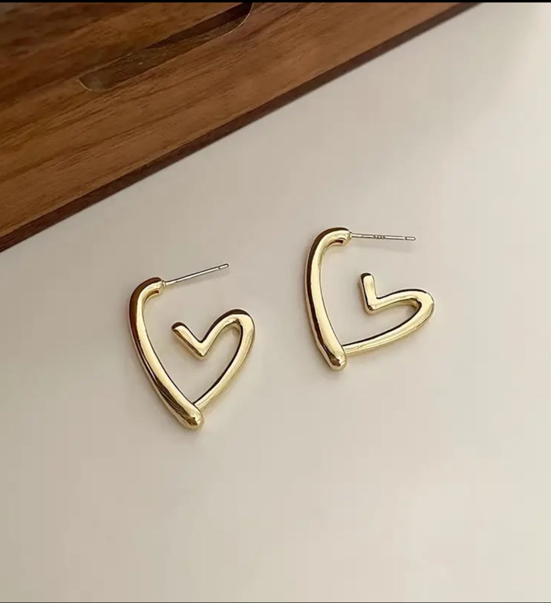 Amora Twist Heart Earrings