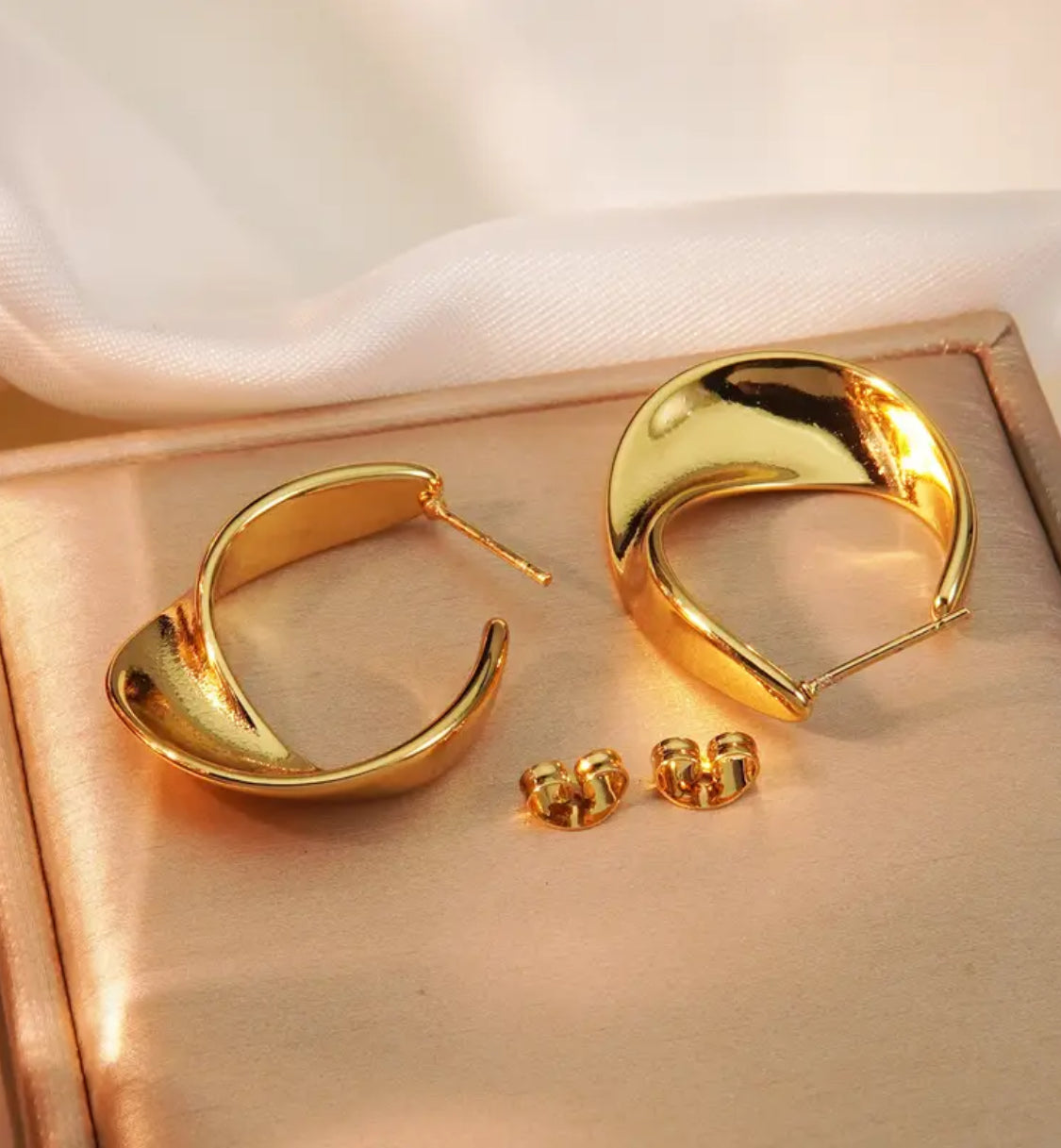 Lunar Curve Hoop Earrings