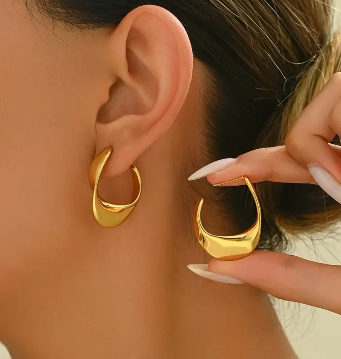 Lunar Curve Hoop Earrings