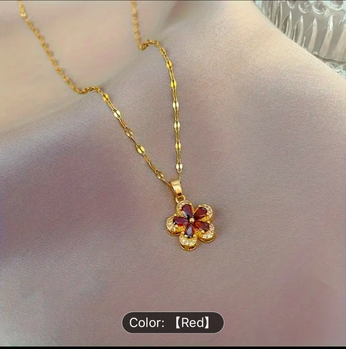 Elegant gold chain