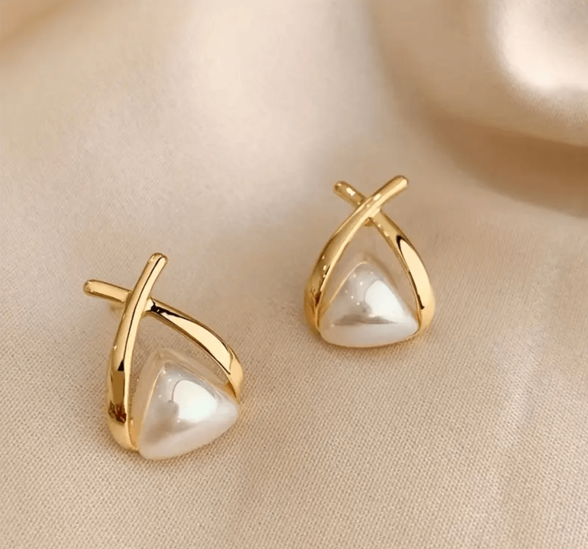 Aurora Embrace Pearl Earrings