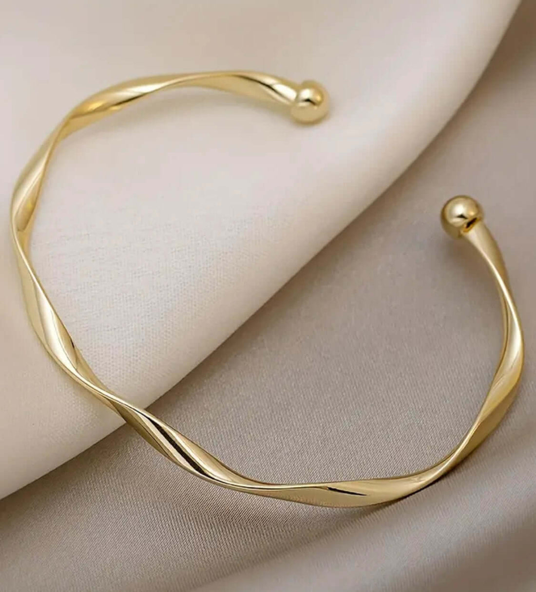 Elysian Twist Cuff