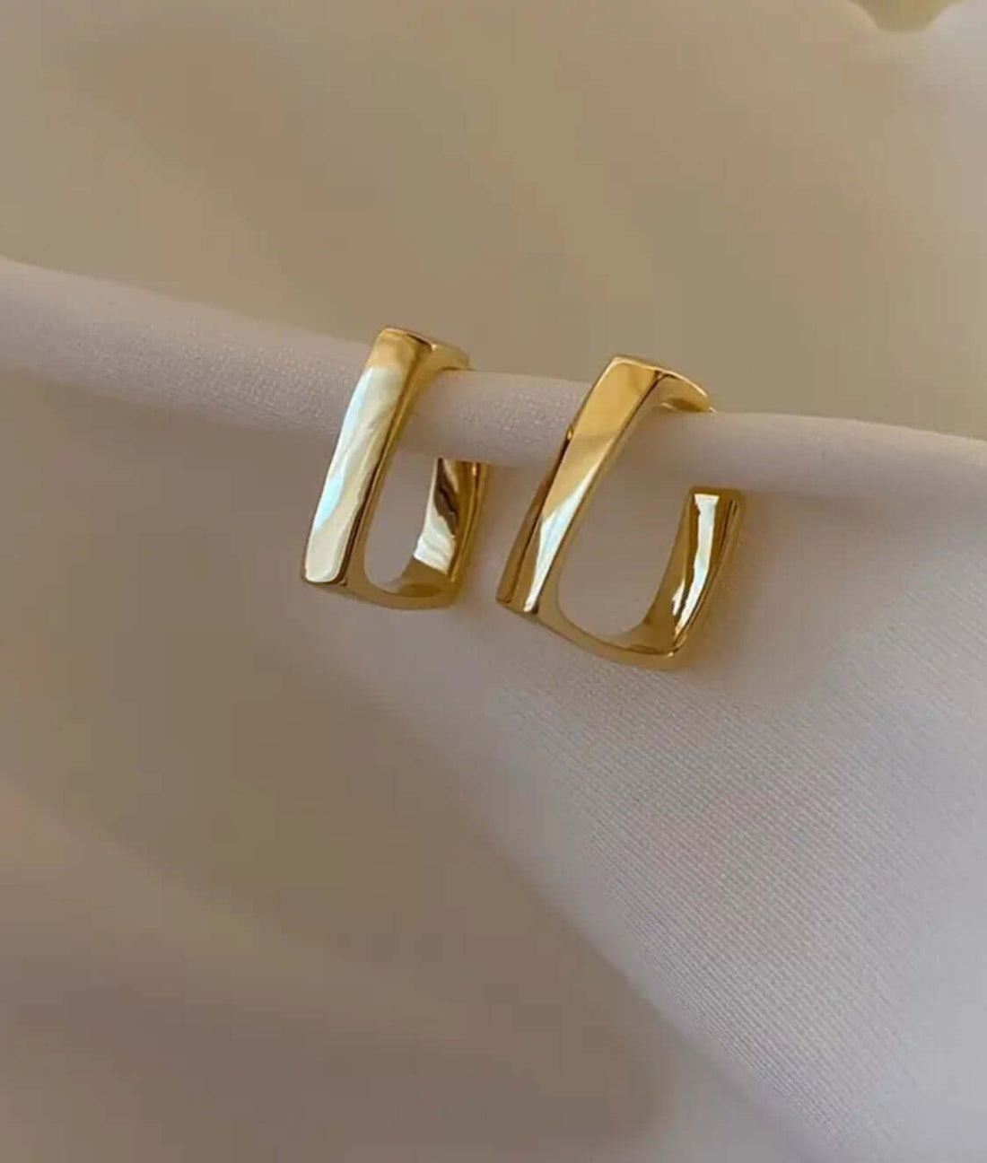 Luna Arc Hoops