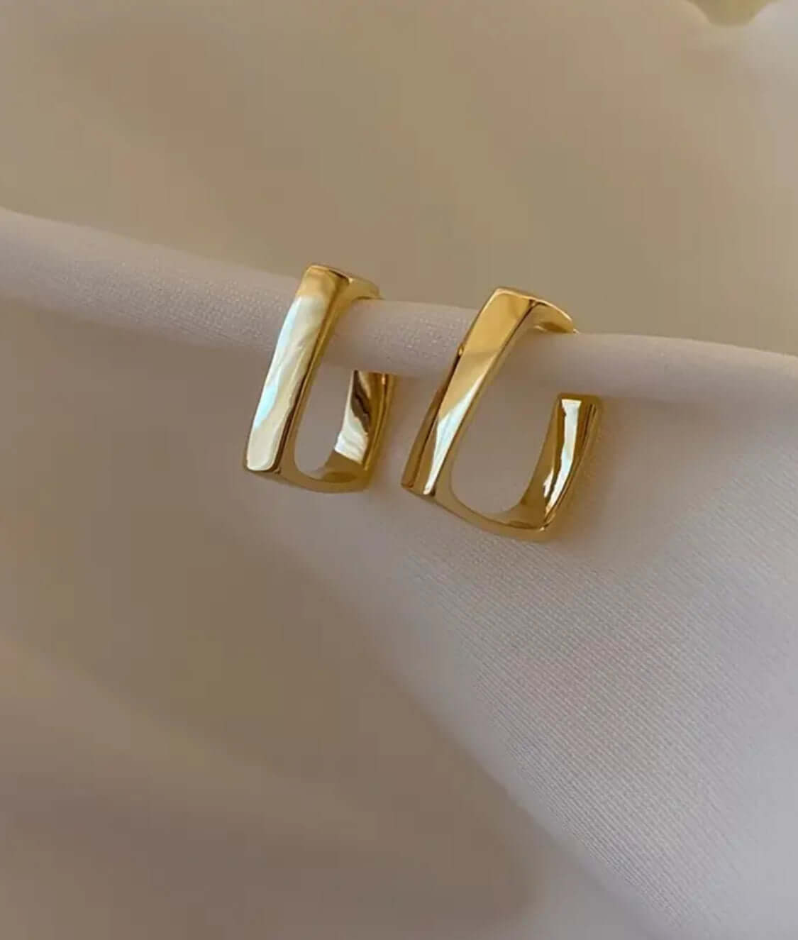 Luna Arc Hoops