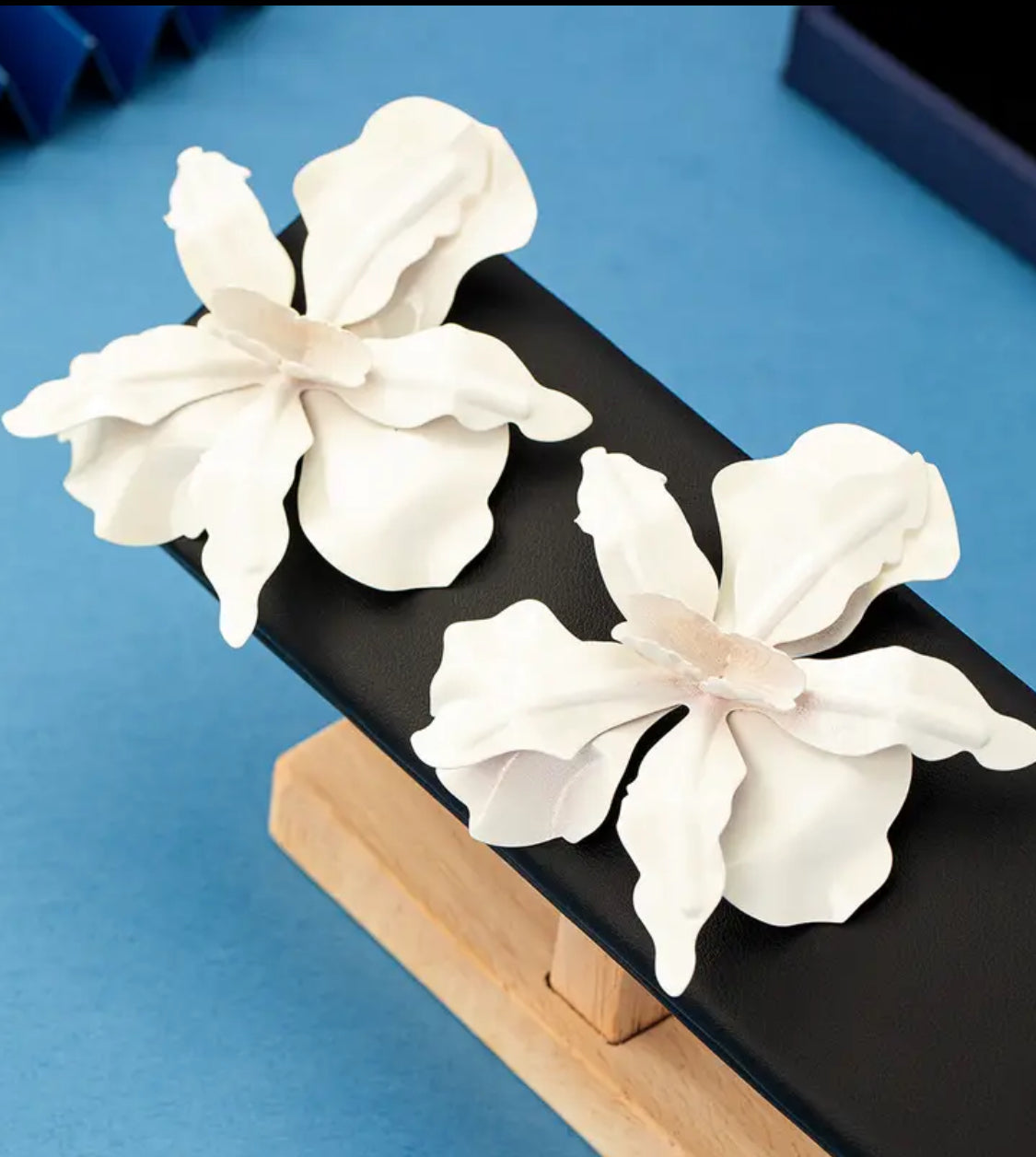 Isla Bloom Floral Earrings