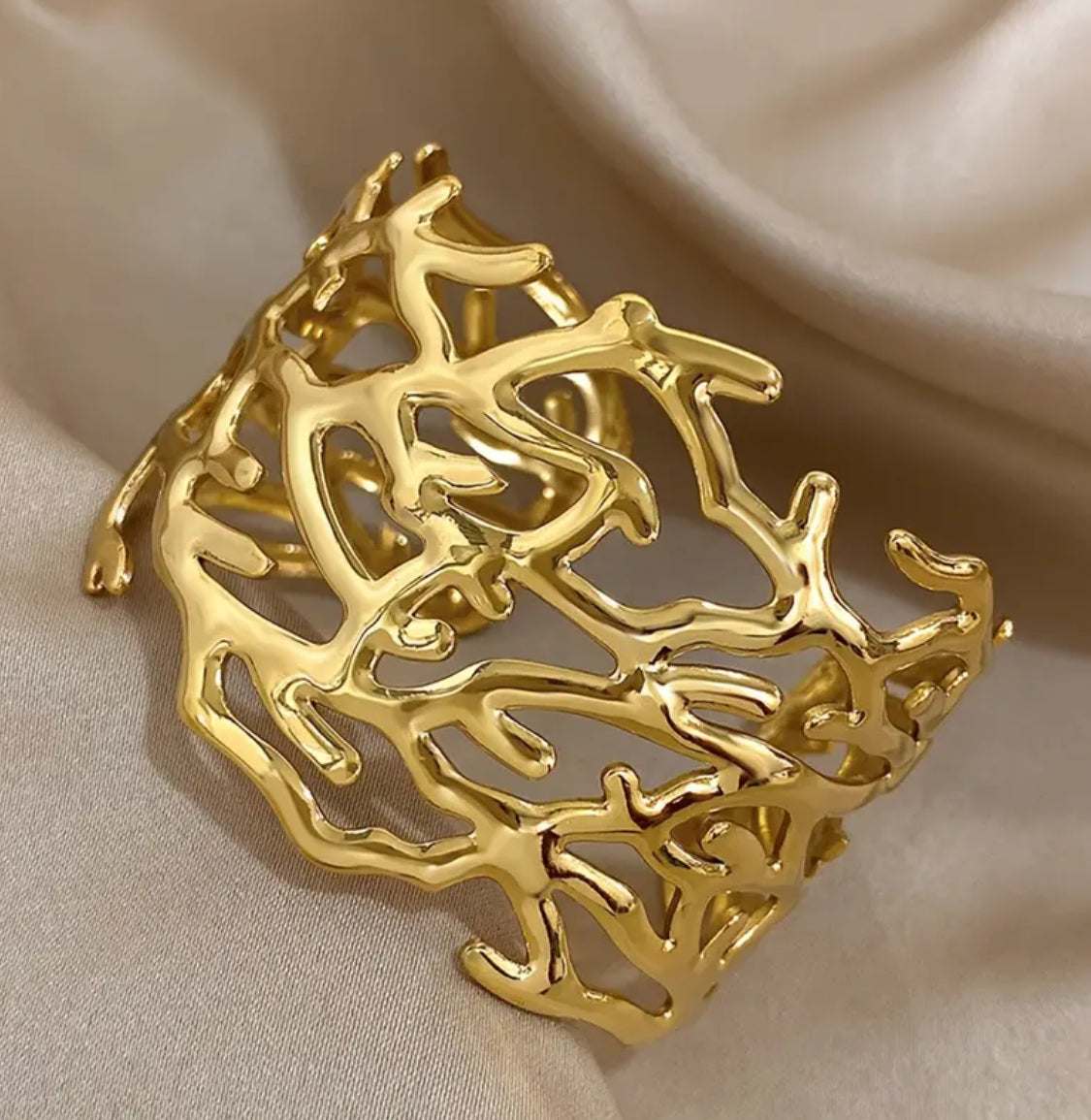 Coralia Reef Cuff